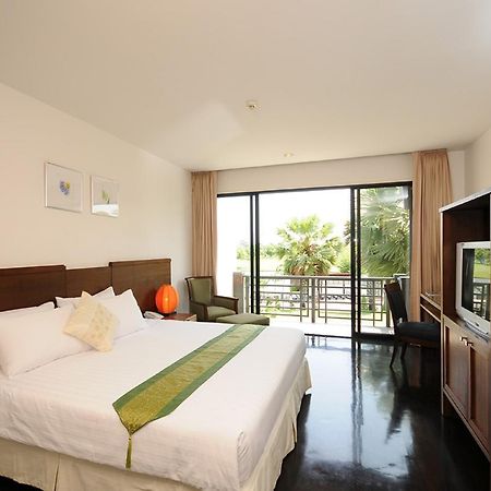 Pensjonat Suwan Golf & Country Club Nakhon Chai Si Zewnętrze zdjęcie