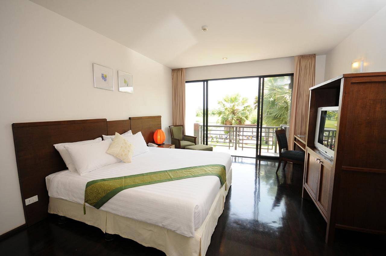 Pensjonat Suwan Golf & Country Club Nakhon Chai Si Zewnętrze zdjęcie