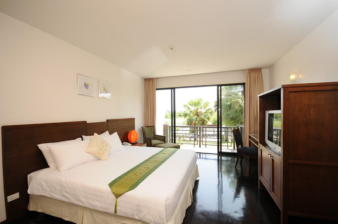 Pensjonat Suwan Golf & Country Club Nakhon Chai Si Zewnętrze zdjęcie